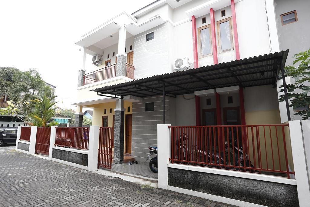 Reddoorz @ Jalan Damai Hotel Ngaglik ภายนอก รูปภาพ